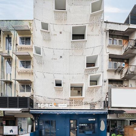 Speck Bangkok Hostel Exterior photo
